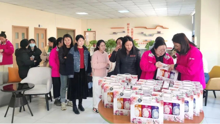佳片有約 溫情三月 |依斯倍環(huán)保工會(huì)組織女職工開展“三八”婦女節(jié)觀影活動(dòng)